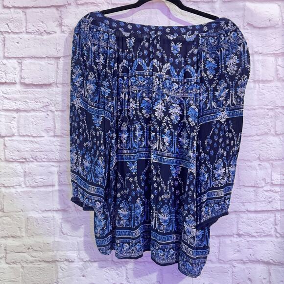 Bila SZ L Blue patterned blouse with low v neck - Picture 1 of 5